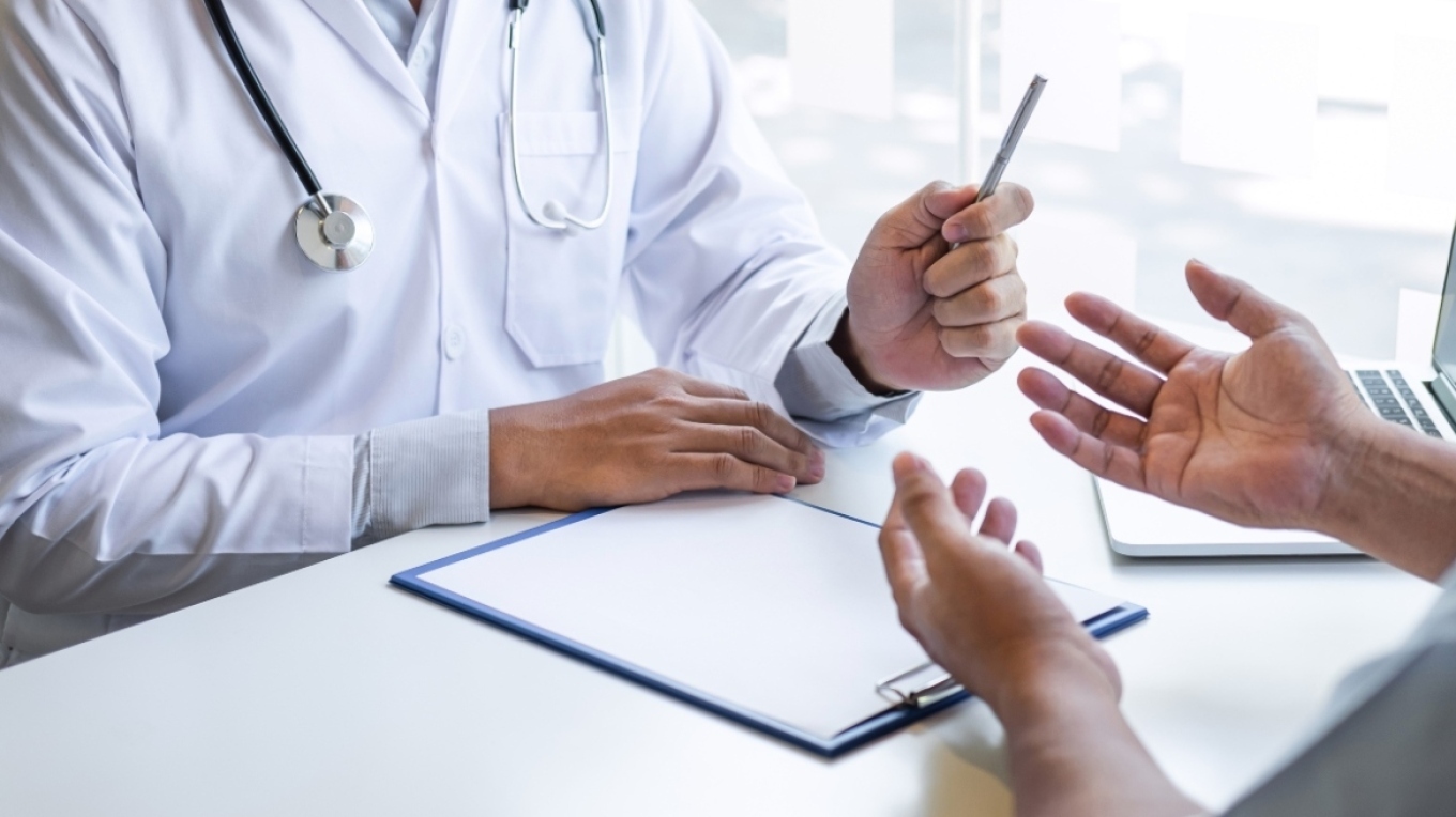 سالونيكي: الحكم على طبيب جامعي بتهمة "طلب رشوه"