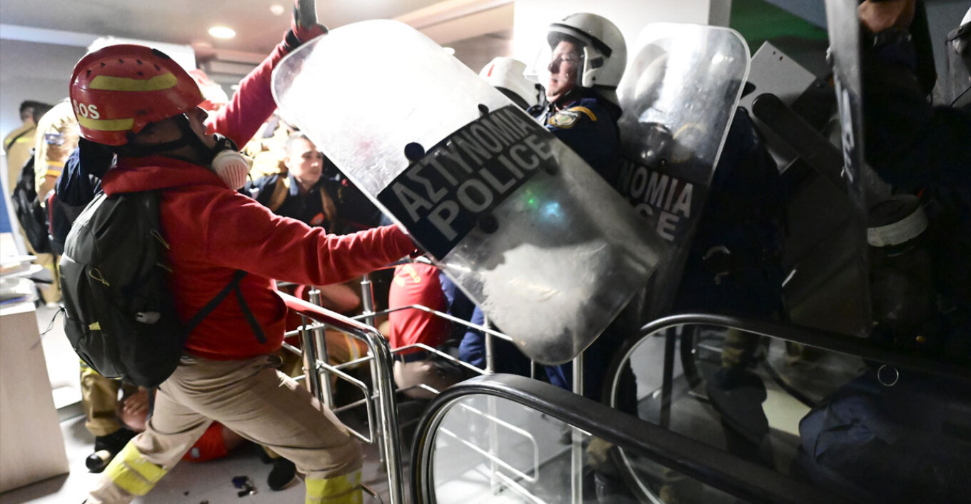 تجمع جديد لرجال الإطفاء الموسميين امس- ١٤ جريحاً في أحداث بعد احتلال إدارة الحماية المدنية