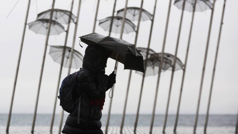 طقس اليوم بارد و أمطار و عواصف قادمة