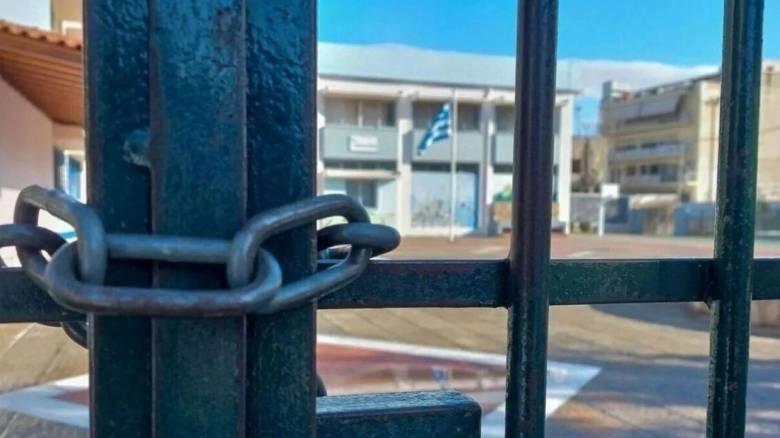 متى تغلق المدارس في عطلة عيد الميلاد؟