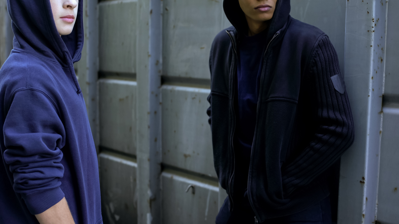 القبض على ثلاثة قاصرين بتهمة السرقة داخل مبنى في إكسارخيا