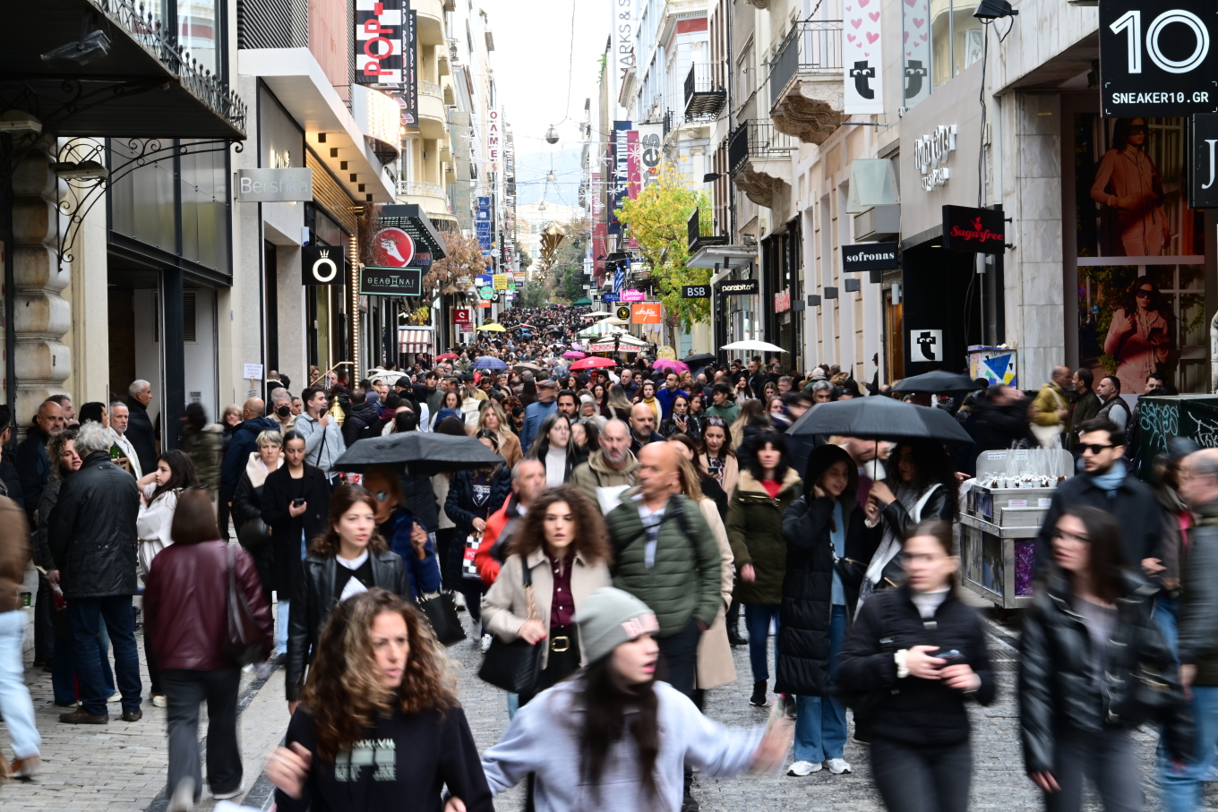 في أي وقت تغلق المتاجر و محلات السوبر ماركت اليوم الأحد؟