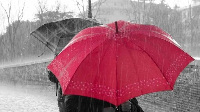 الطقس: مشهد شتوي مع انخفاض درجات الحرارة و أمطار و رياح قوية