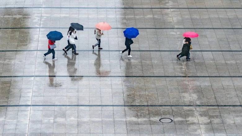 الطقس: أمطار و عواصف و درجات الحرارة تصل إلى ١٩ درجة