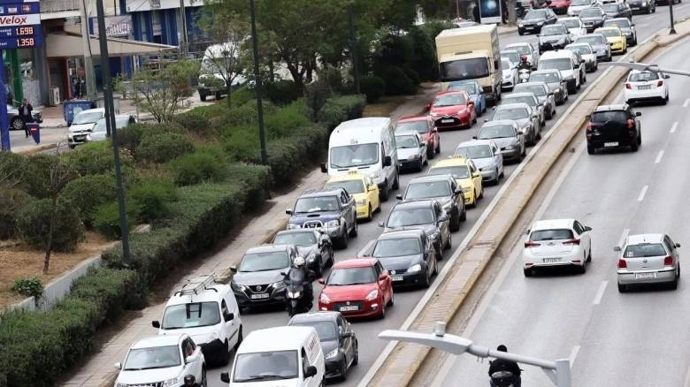 حركة المرور: سرعات منخفضة في كيفيسوس و كيفيسياس و تأخير لمدة ٢٥ دقيقة على أتيكي أودوس