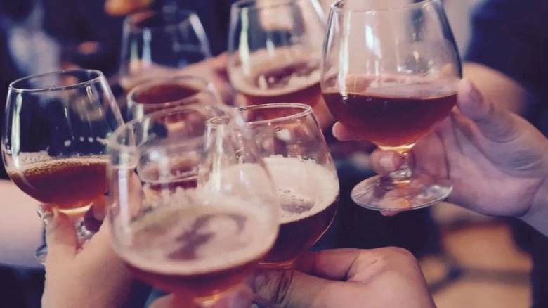 ميسينيا: قاصر في المستشفى بسبب الكحول - القبض على صاحبة الحانة و والدتها