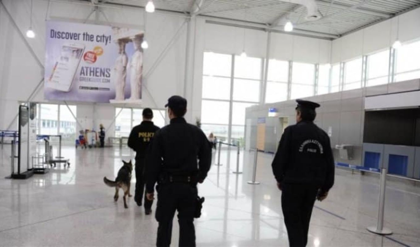 إلفثيريوس فينيزيلوس: رجل مكبل اليدين يبلغ من العمر ٤٧ عامًا حاول استيراد الكوكايين