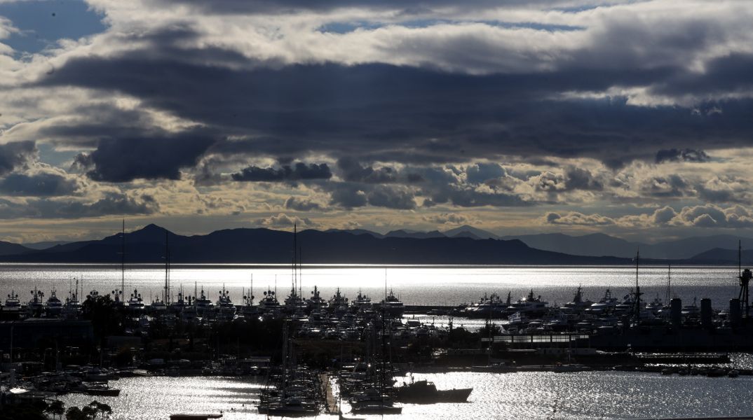 طقس غائم يوم الخميس و احتمال سقوط الامطار علي بعض المناطق