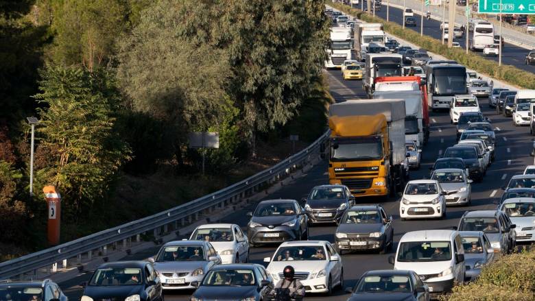 انقلاب سيارة في كيفيسوس و أزمة مرورية ليوم آخر