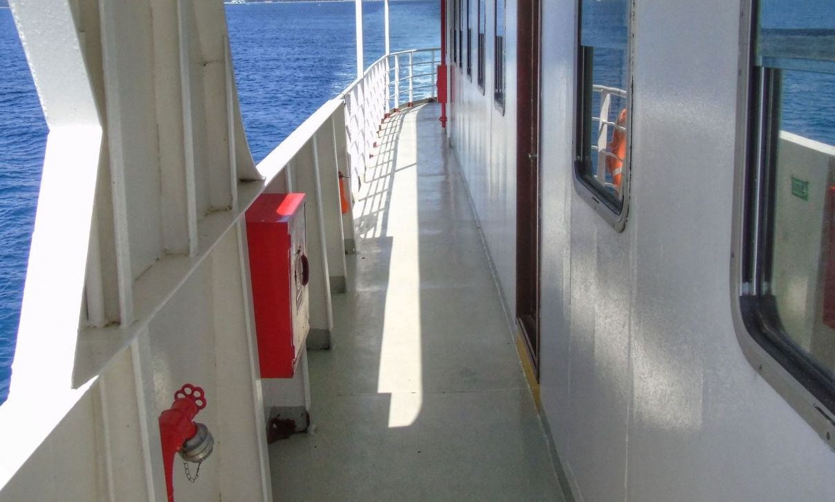 العثور على رجل يبلغ من العمر ٧٤ عامًا ميتًا في كابينة سفينة في بيرايوس