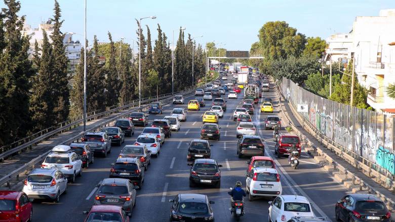 حركة المرور: ازدحام مروري في كيفيسوس و في مركز العاصمه و تأخيرات على أتيكي أودوس