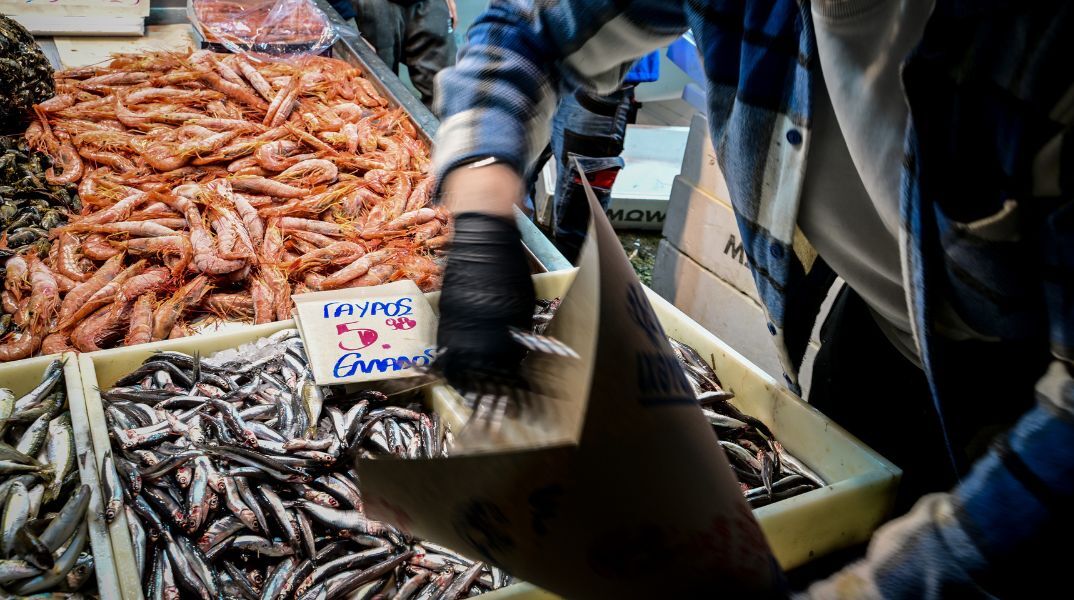 كيف تعمل المتاجر في يوم الاثنين النظيف - ما الذي ينطبق في أسواق رينتي و فارفاكيوس