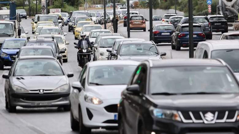 ازدحام في حركة المرور بسبب الأمطار في كيفيسوس و وسط المدينه و تأخيرات على أتيكي أودوس