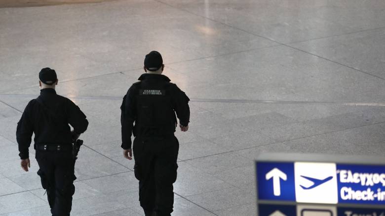 طرود من كندا تحتوي على مخدرات - القبض على المتلقي