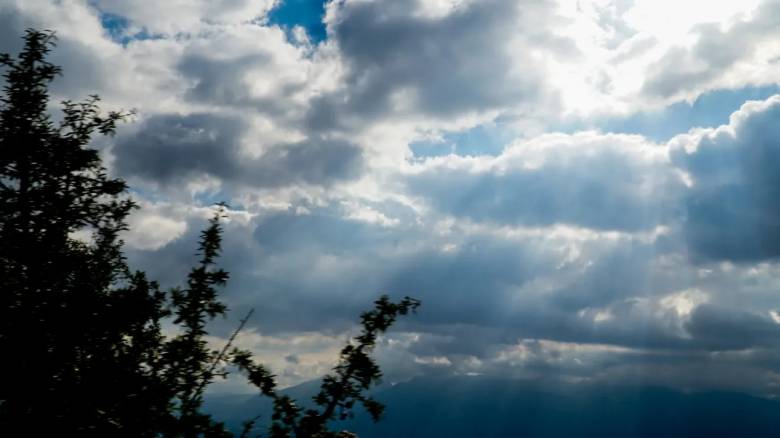 طقس غير مستقر في جميع أنحاء البلاد - في أي المناطق ستسقط الأمطار؟