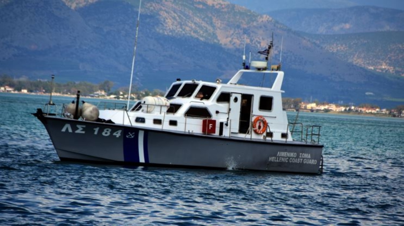 إنقاذ ٥٨ مهاجراً في جزيرة كريت - اعتقال اثنين من المهربين