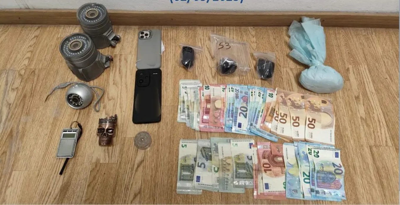 أتيكا: اعتقال أربعة أشخاص بتهمة الاتجار بالهيروين - المعتقلون لديهم تاريخ في الشروع في القتل