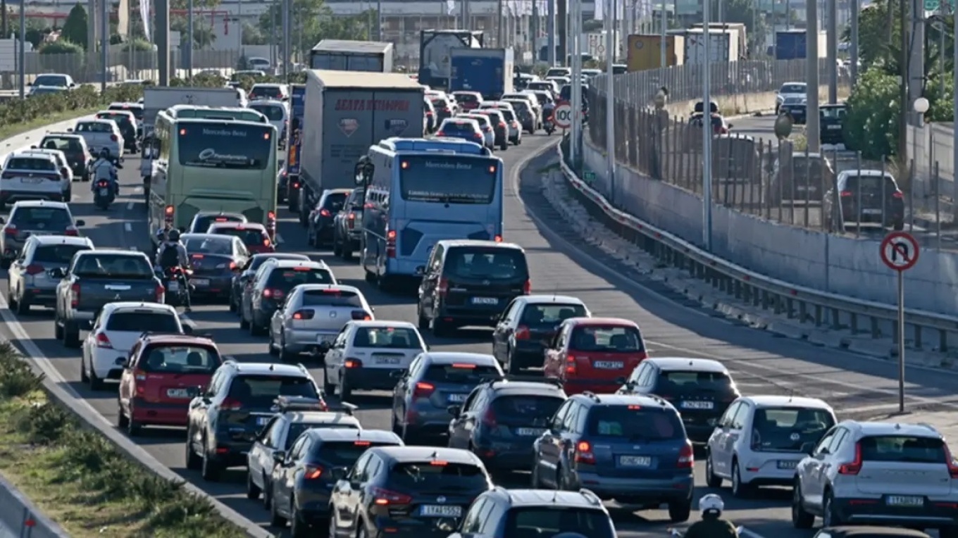 حركة المرور في الشوارع الآن: اختناقات مرورية في كيفيسوس و سكارامانجاس و أتيكي أودوس