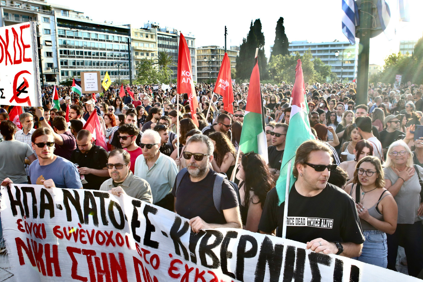 مظاهرة في ساحة سينتاغما من أجل فلسطين