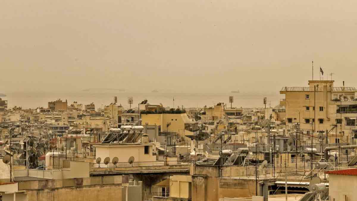 طقس مشمس مع درجة حرارة ٣١ درجة مع عودة الغبار الأفريقي