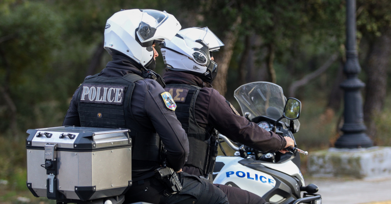 اتصال تهديد بوجود قنبلة في مركز تشخيصي في أمبيلوكيبي