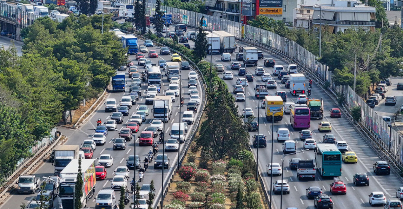 أكثر من ٥٥ ألف مركبة غادرت أتيكا بمناسبة عطلة الروح القدس - اختناقات مرورية في كيفيسوس و خيداري