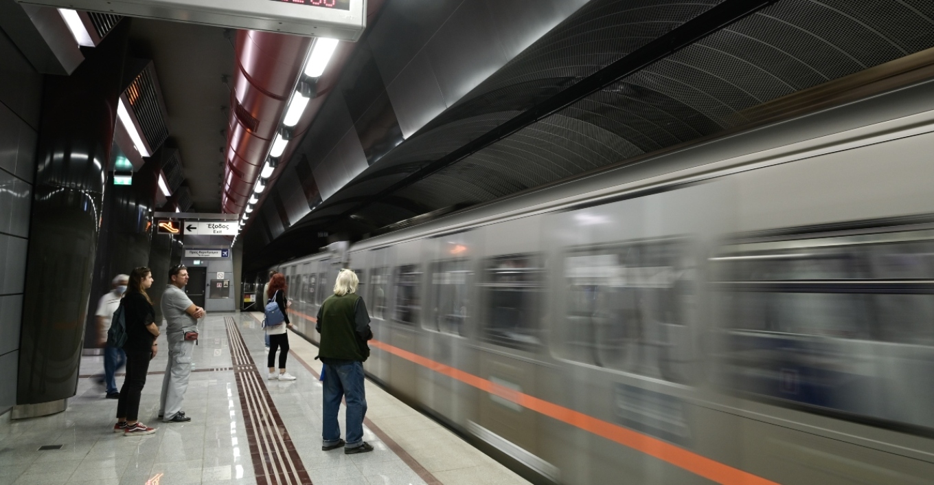 كيراناكيس: يوم السبت ٥ يوليو، سيتم تشغيل تجريبي لمدة ٢٤ ساعة لخطوط المترو و الترام و الحافلات