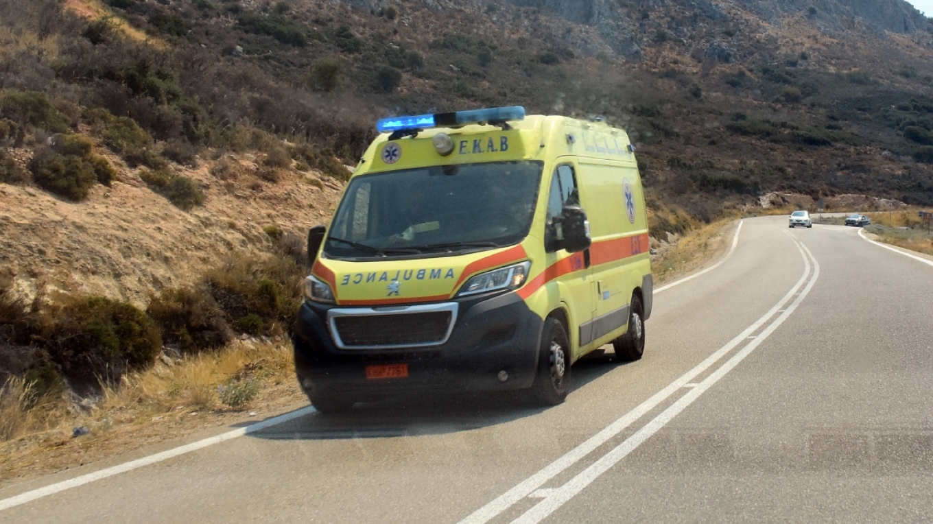 رجل يبلغ من العمر ٧١ عامًا يموت في حادث سيارة في أيتولواكرانيا - سقطت سيارته من منحدر