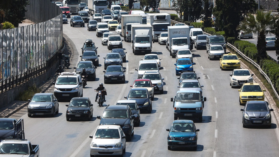 ازدحام مروري خانق في كيفيسوس و بيرايوس و تستمر التأخيرات على أتيكي أودوس