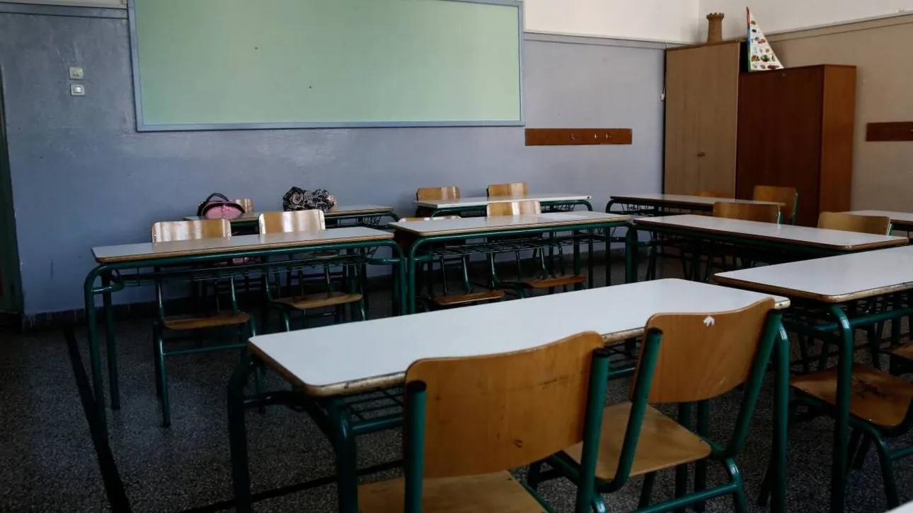 ساموس: معلومات صادمة عن مدير مدرسة الثانوية في الحبس الاحتياطي - اتهامات باغتصاب الطلاب