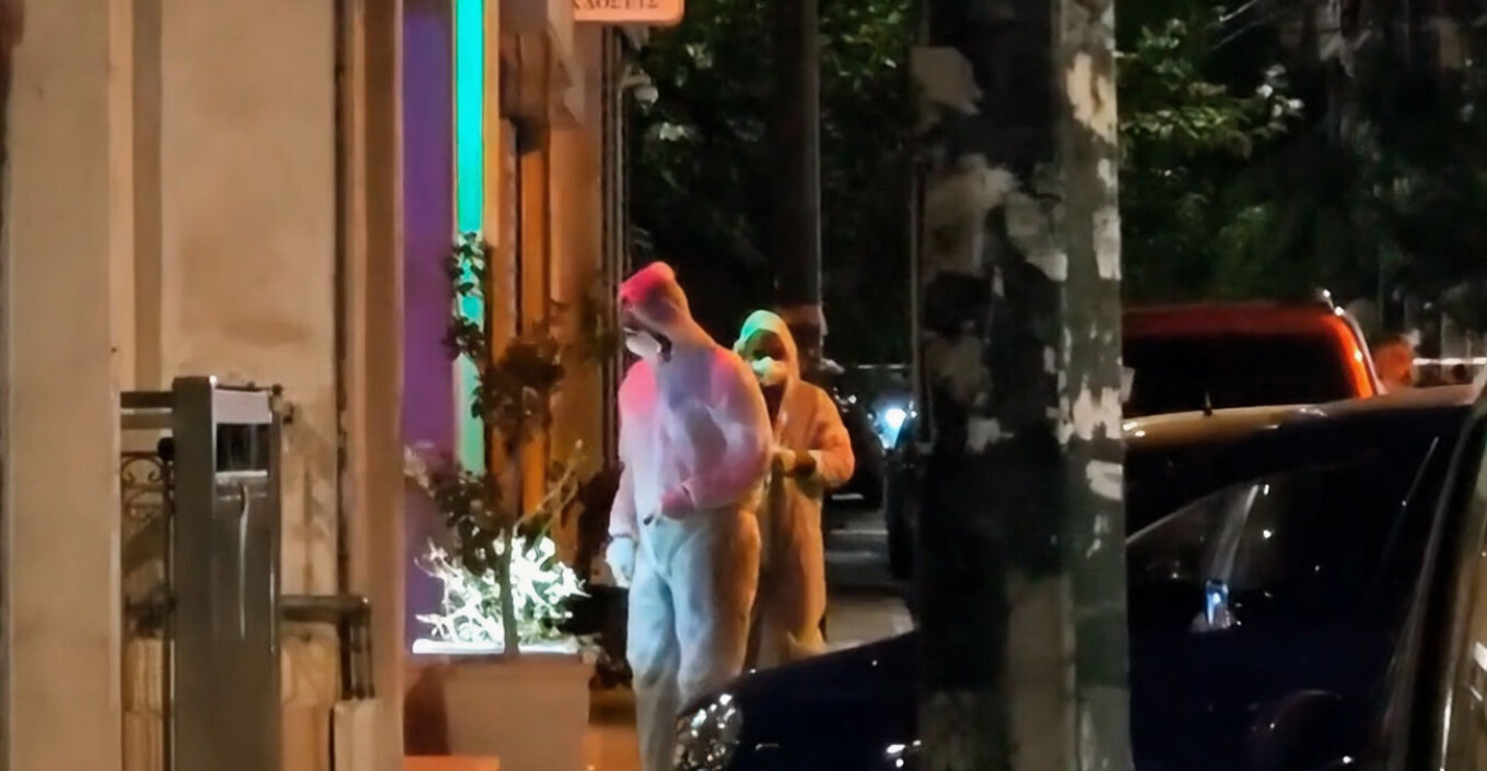 انفجار في مقهى في أجيوس بانتيليموناس - إصابة شخصين