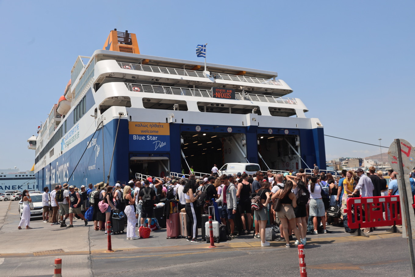 زيادة حركة الركاب في موانئ بيرايوس و رافينا و لافريو خلال الفترة الممتدة لأربعة أيام من ٢٢ إلى ٢٥ أغسطس