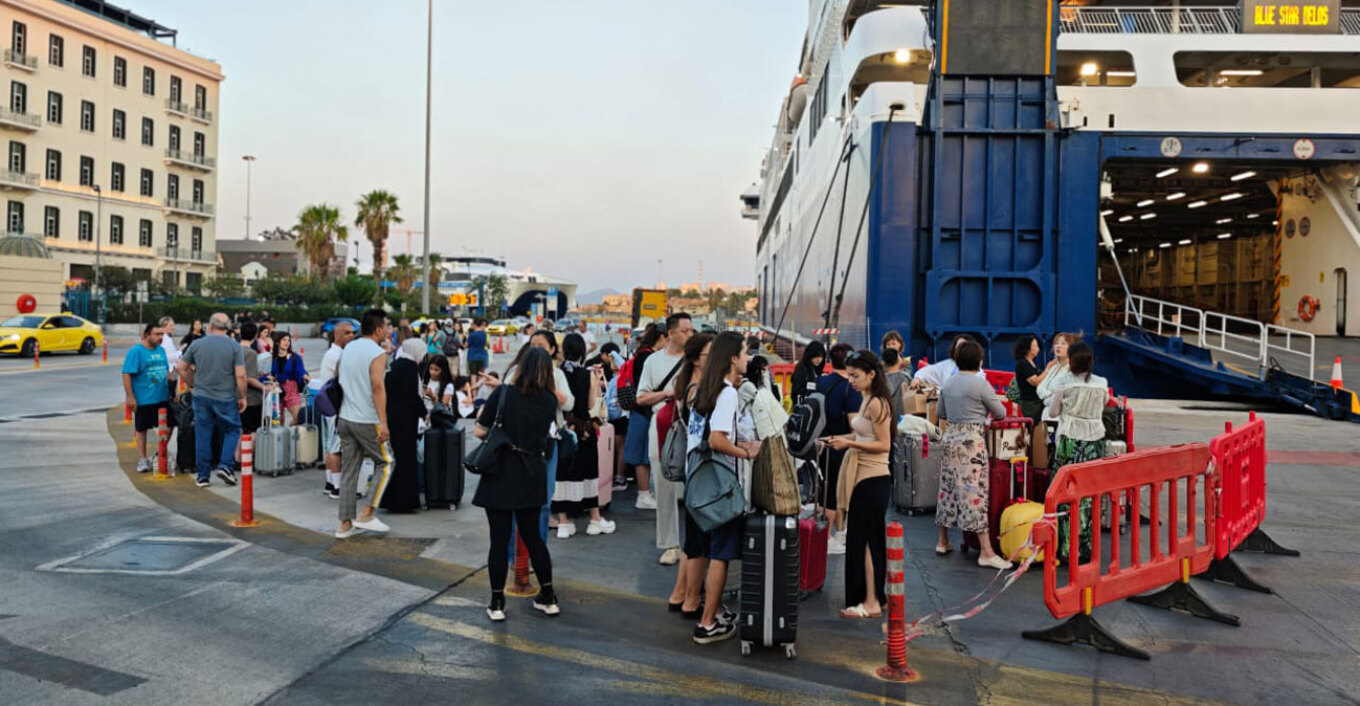 لا إبحار من بيرايوس و رافينا و لافريو بسبب الرياح - كما تجلب رياح بوفورت ٩ أيضًا خطرًا كبيرًا للحرائق في ٣ مناطق