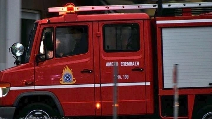 أخارنيس: القبض على رجل بتهمة إشعال النار عمدا - أشعل النار في النفايات