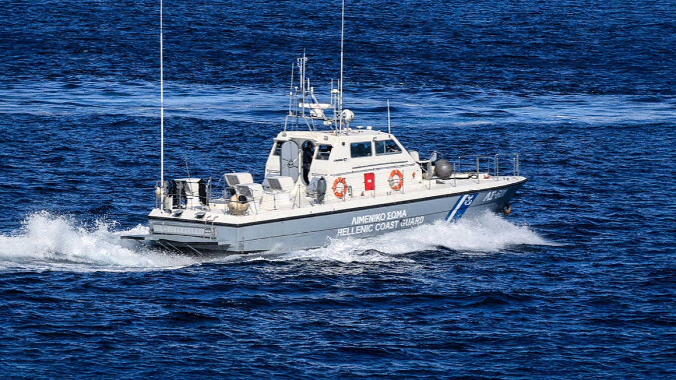 خفر السواحل: تحديد موقع ٢٥ مهاجراً و إنقاذهم على بعد ١٩ ميلاً جنوب جزيرة كريت