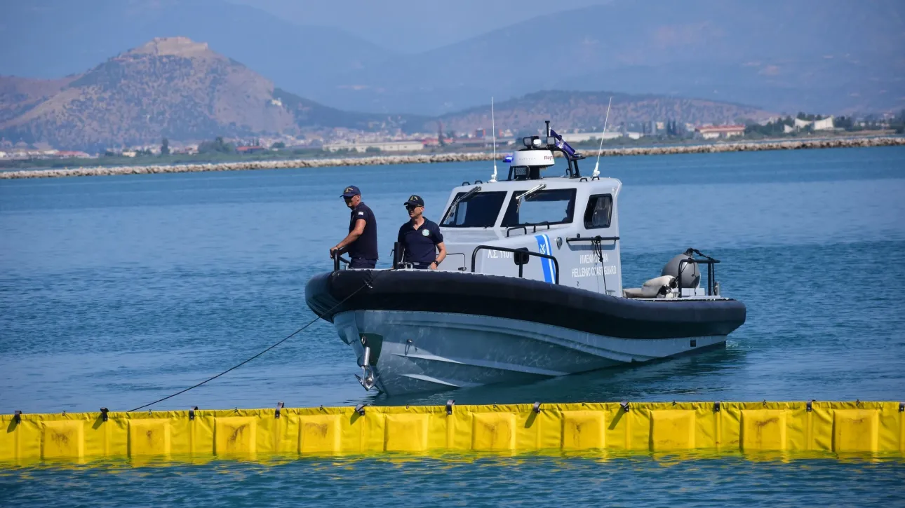 إيغومينيتسا: قارب نصف غارق كان "يخفي" كمية كبيرة من المخدرات