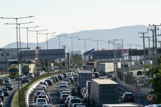 ازدحام في حركة المرور في كيفيسوس و كيفيسياس - تأخيرات لأكثر من ٣٠ دقيقة على أتيكي أودوس