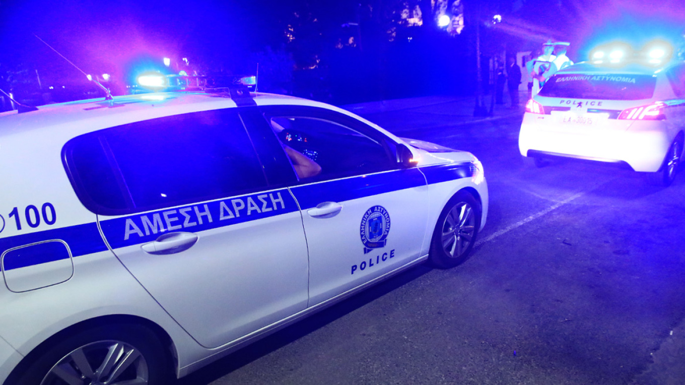 حاولوا سرقة أموال و مجوهرات متظاهرين بأنهم موظفون في شركة الكهرباء - اعتقال شخصين