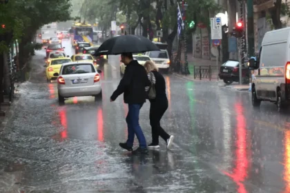 الطقس: استمرار سوء الأحوال الجوية مع هطول أمطار غزيرة و عواصف - انخفاض درجات الحرارة