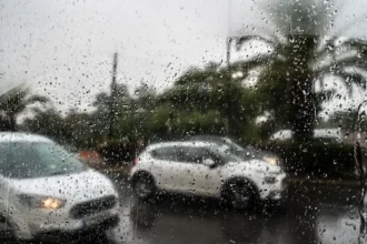 طقس سيئ جديد مع عواصف قادمة - امطار في أتيكا