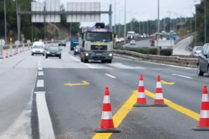 حادث تصادم ثلاث سيارات في بيرυوس – سبعة جرحى بينهم طفل و رضيع