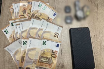 احتيال عبر الهاتف في بييريا: امرأة مسنة تتعرض للسرقة بمبلغ ١٠٠٠ يورو و مجوهرات مقابل إجراء عملية جراحية مزعومة لابنتها