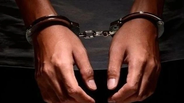 سالونيكي: اعتقال موظف لتصويره زبونًا بشكل غير قانوني في المرحاض