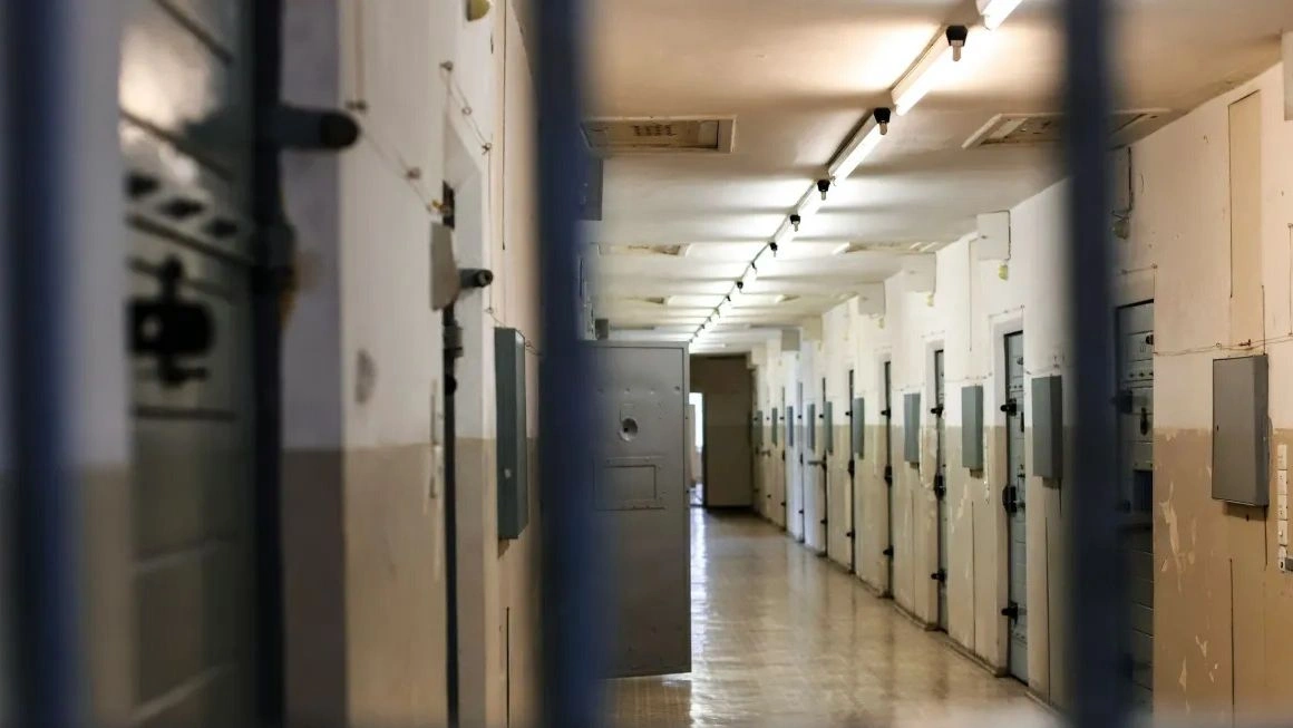 سجون تريكالا: أفغاني يطعن سجينًا يونانيًا ست مرات