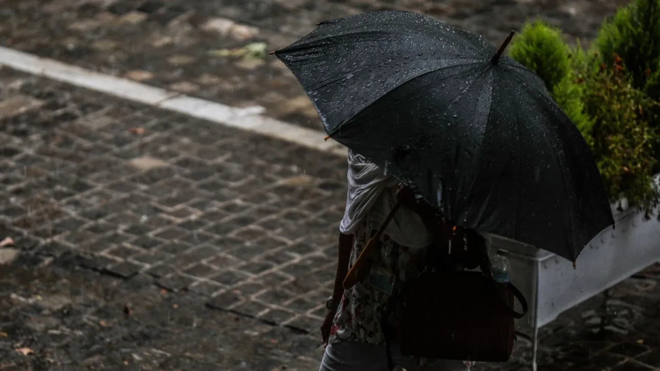 الطقس السيئ في غرب البلاد - أمطار و عواصف في بعض المناطق مع انخفاض درجات الحراره