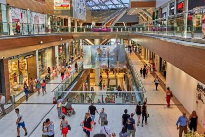 أربعة أيام أحد قادمة مع متاجر مفتوحة