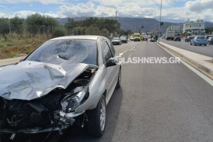 حادث سير مع امرأة مصابة بجروح خطيرة في خانيا - راكب دراجة نارية سقط في زجاج سيارة