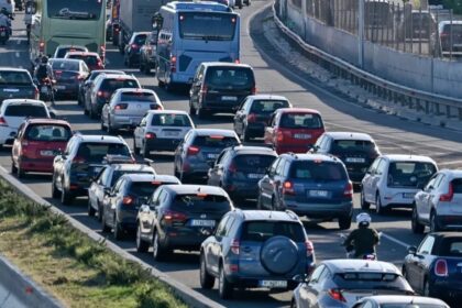 حركة المرور على الطرق الآن: تأخيرات في كيفيسوس، بيرايوس و أتيكي أودوس