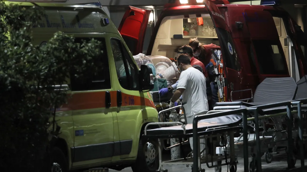 مأساة في خالكيديكي: وفاة طفل يبلغ من العمر سبع سنوات في حادث تصادم وجهاً لوجه مع شاحنة