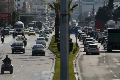 حركة المرور: ازدحام مروري بطول كيلومتر في كيفيسوس و تأخيرات كبيرة في أتيكي أودوس